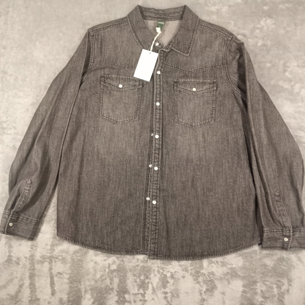Universal Thread Womens Gray Denim Button-Up Shir… - image 1